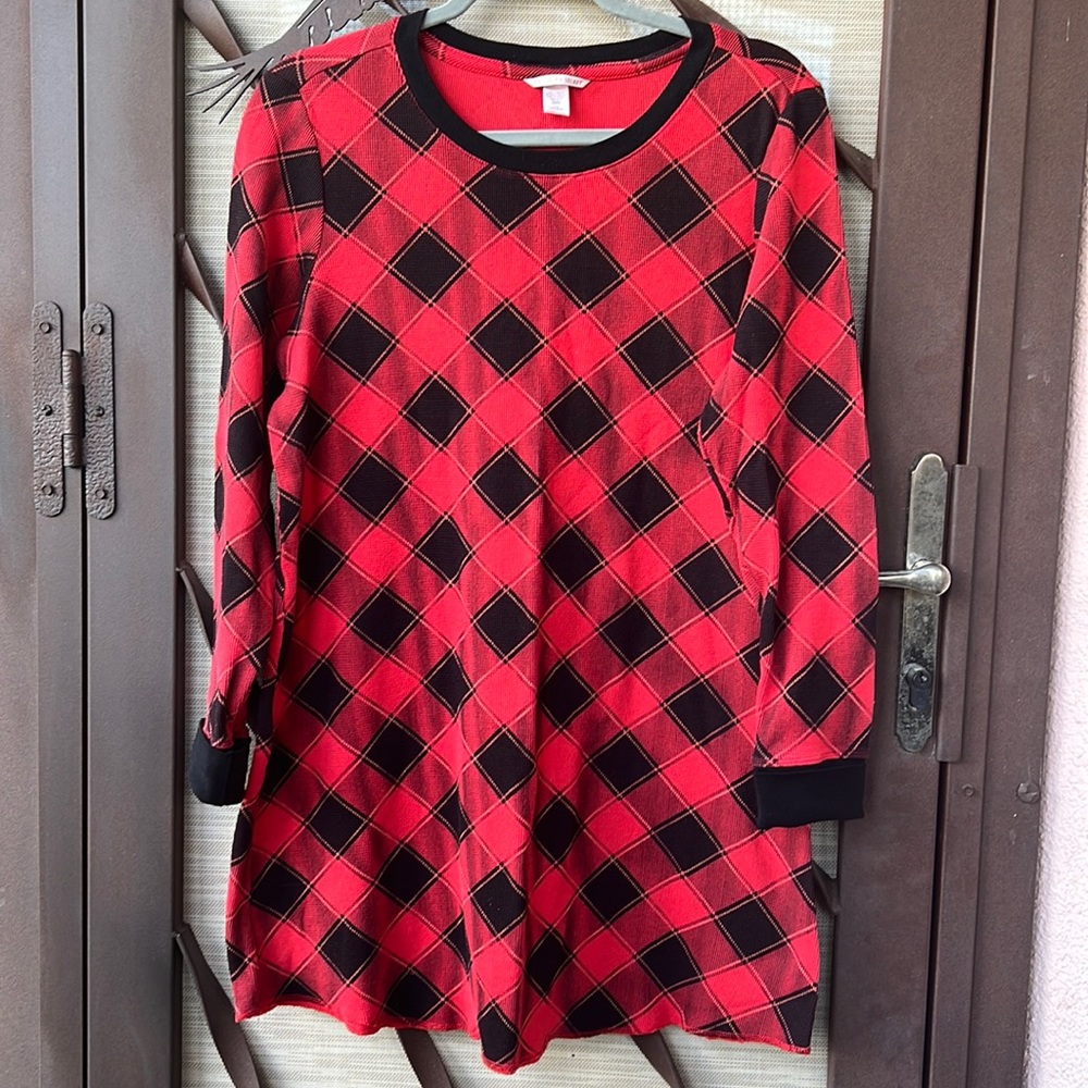 Victoria’s Secret Long Sleeve Thermal Black & Red Plaid Sleep Shirt / Nightgown